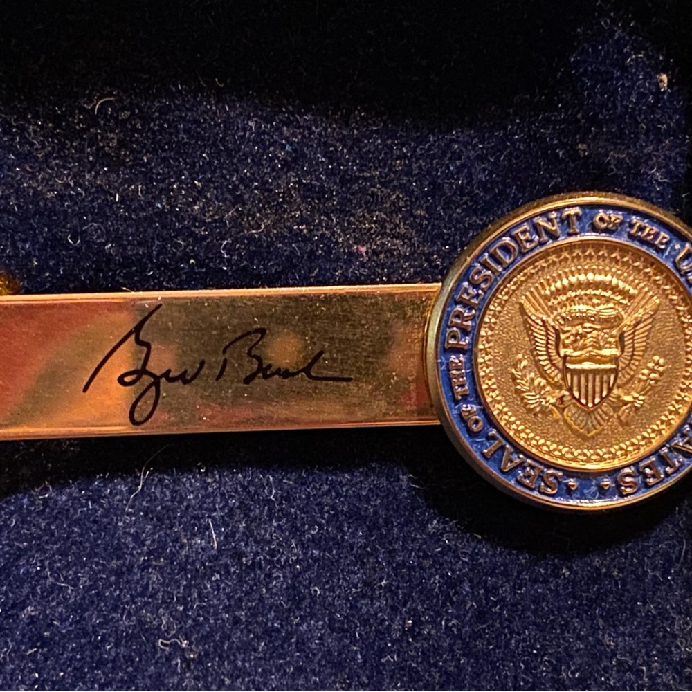 Vintage George Bush 41st Presidential Seal Tie Clip Bar